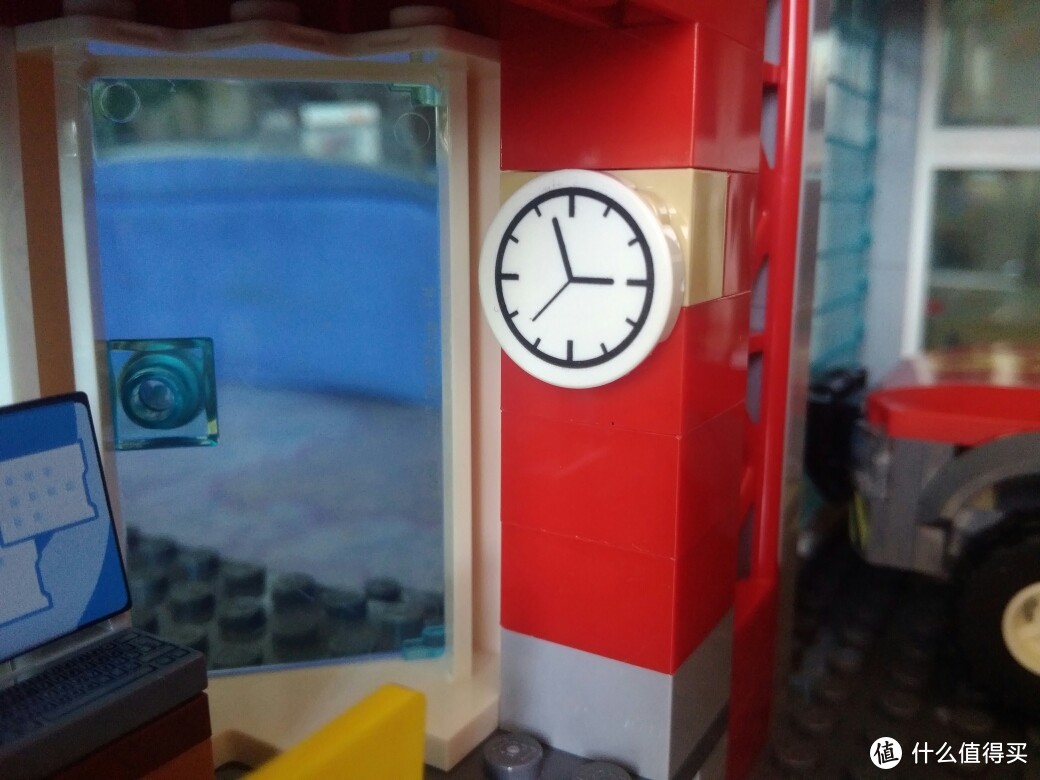 钟表，也是印刷件，对消防员来说时间就是生命啊！