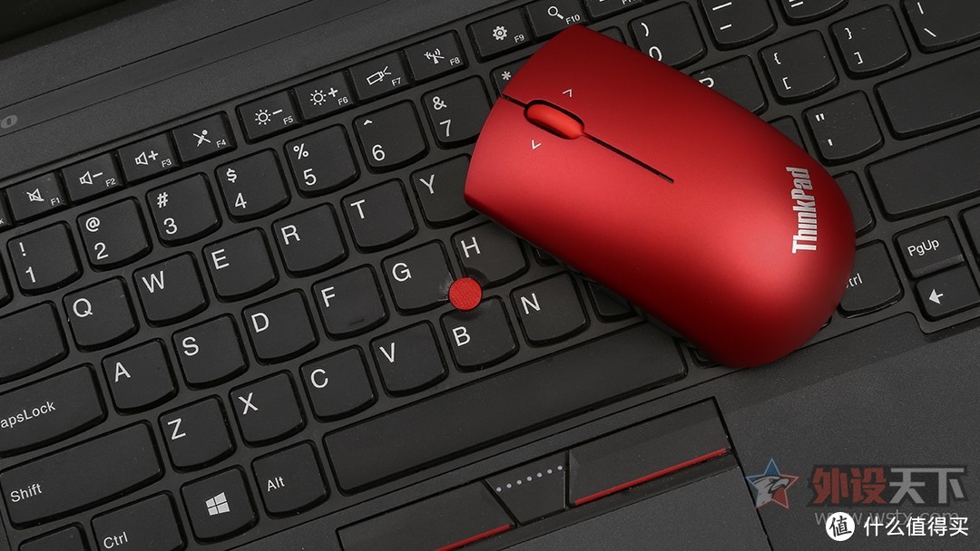 ThinkPad小黑双模鼠标评测：畅快连接