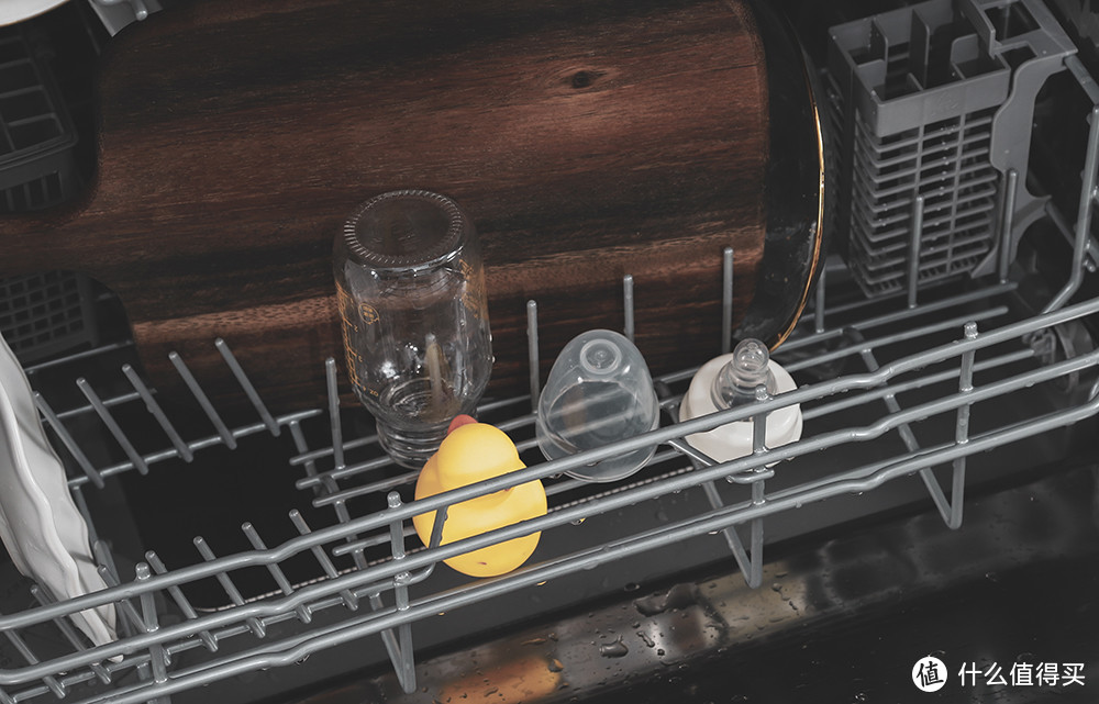 洗碗机是鸡肋还是真香？西门子洗碗机让你只吃饭不洗碗