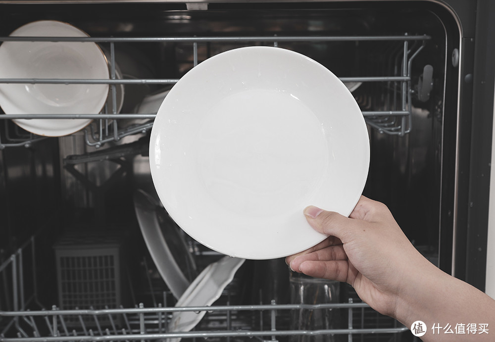 洗碗机是鸡肋还是真香？西门子洗碗机让你只吃饭不洗碗