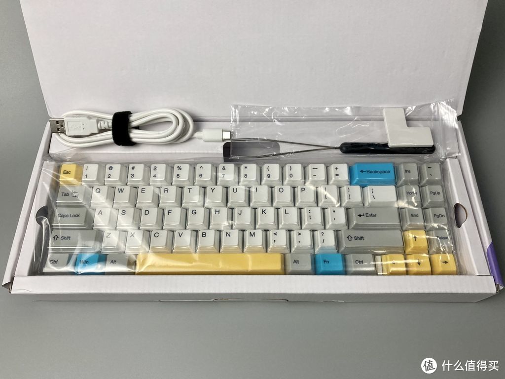 最适合程序员的帅气键盘: GANSS ALT71/68 蓝牙茶轴机械键盘