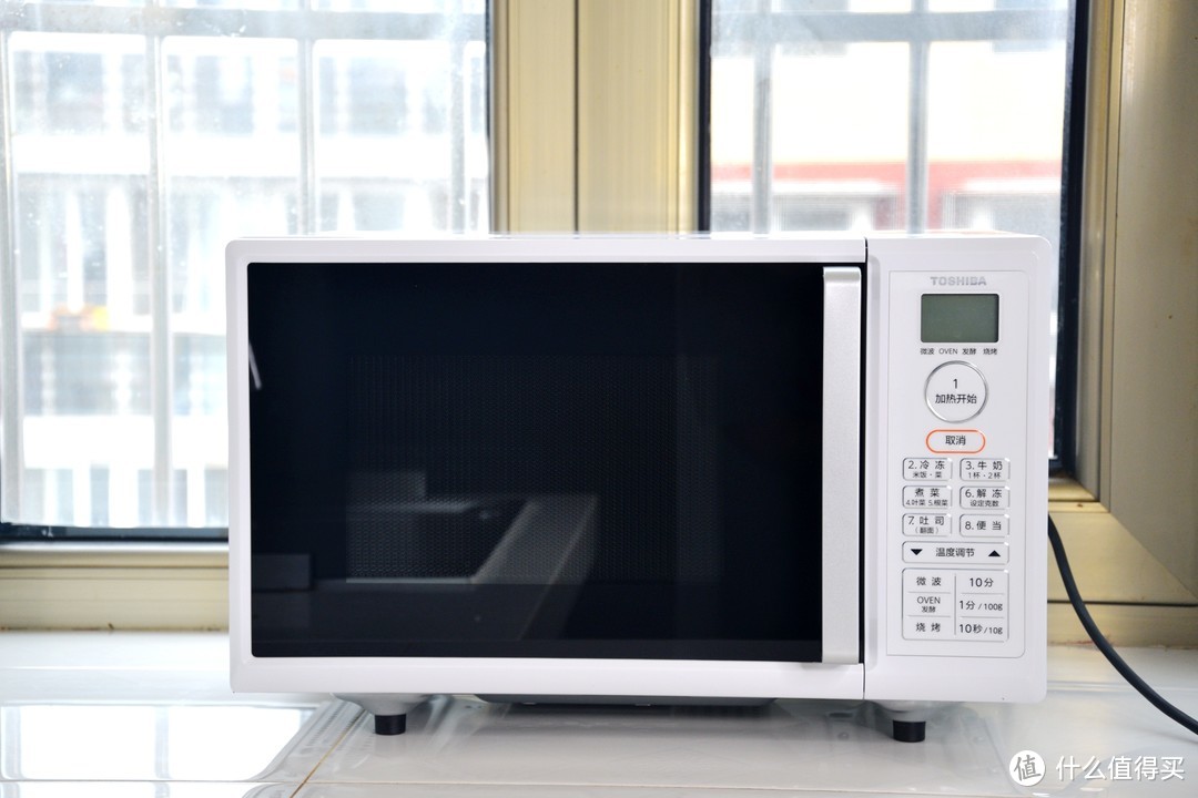 家用烤箱大升级，东芝家用智能微波+烤箱二合一，满足一家人所需