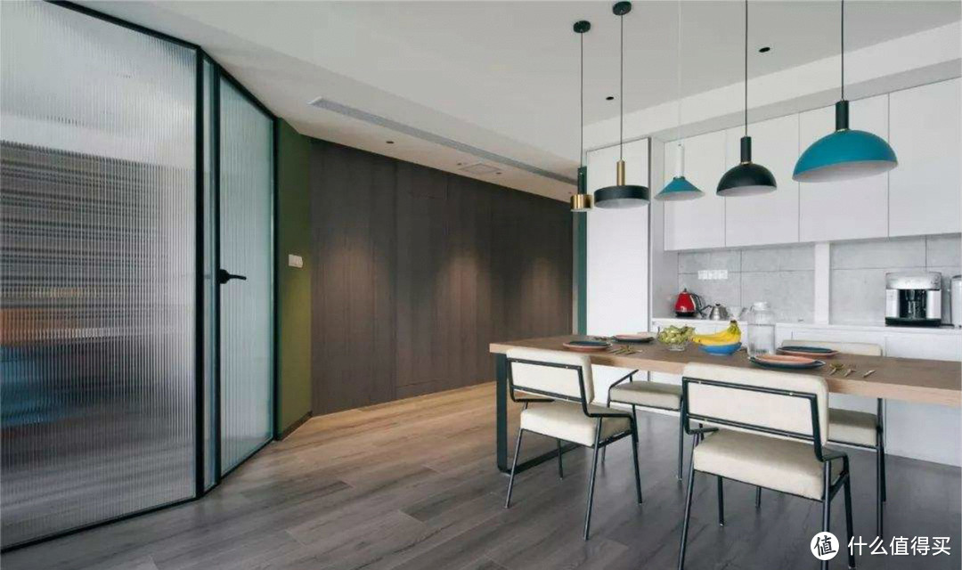 放弃客厅，做LDK一体化设计，满足小户型对大房子的追求