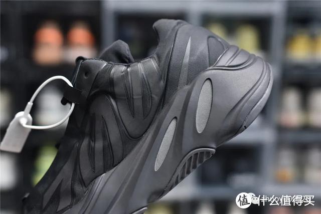 实物谍照 黑武士 YEEZY 700 MNVN 开箱测评