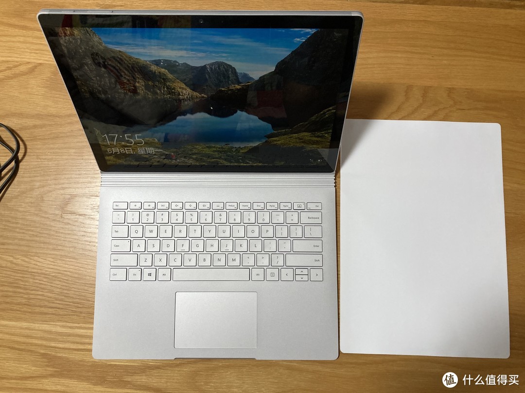 在三代上市之前入手surface book2