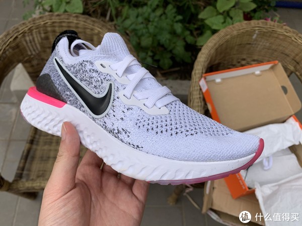 Nike Epic React Flyknit 2，有鞋带版本，300出头拿下