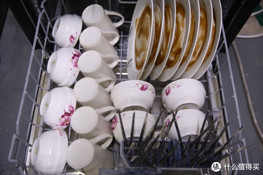 清洗除味+灭菌烘存，一个都不能少！美的中式灭菌洗碗机P40有高招！