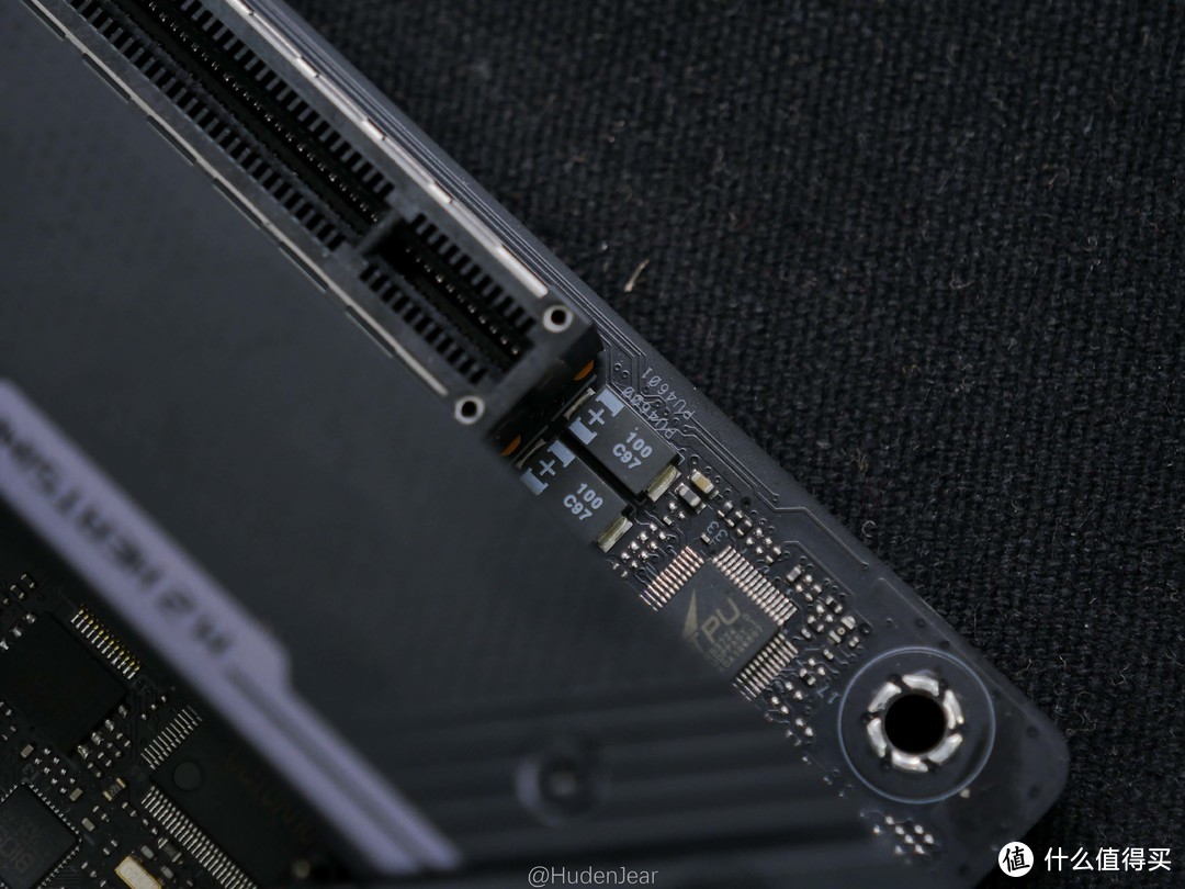 华硕 ROG STRIX B550-I GAMING 主板开箱拆解：B550ITX王者风貌