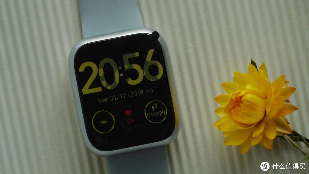 神似苹果手表的智能手表，功能多样售价百元左右，这性价比绝了