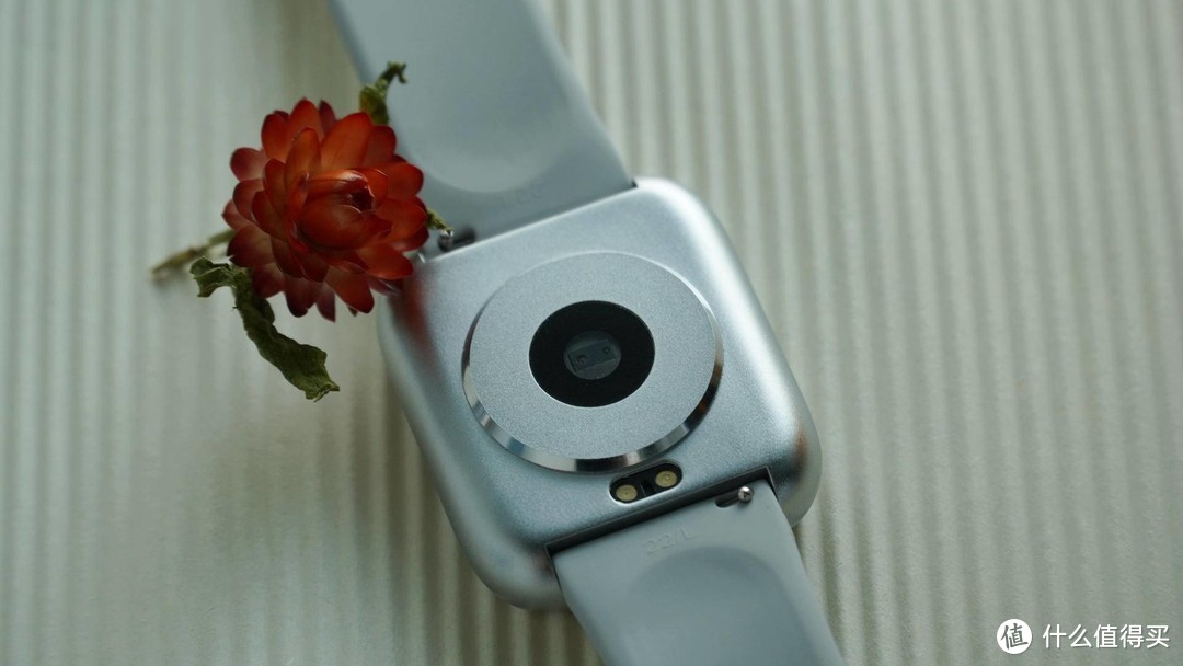 神似苹果手表的智能手表，功能多样售价百元左右，这性价比绝了
