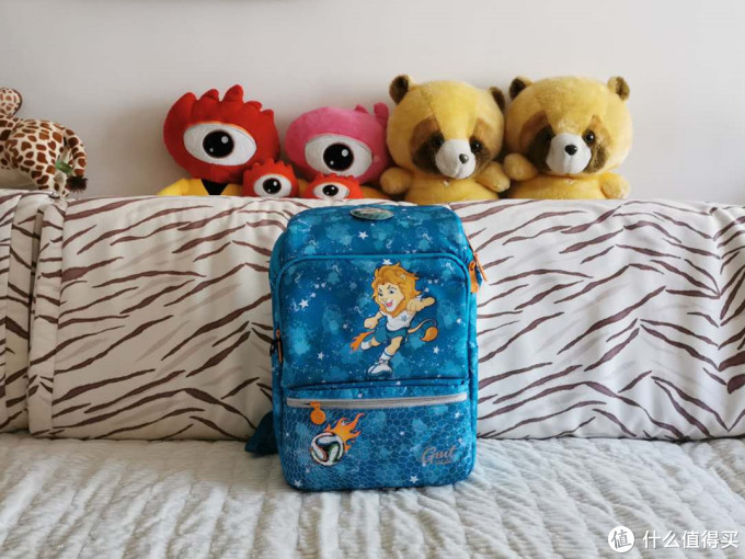 儿童书包选购攻略:自重轻 要护脊!小学生书包原来这样选!