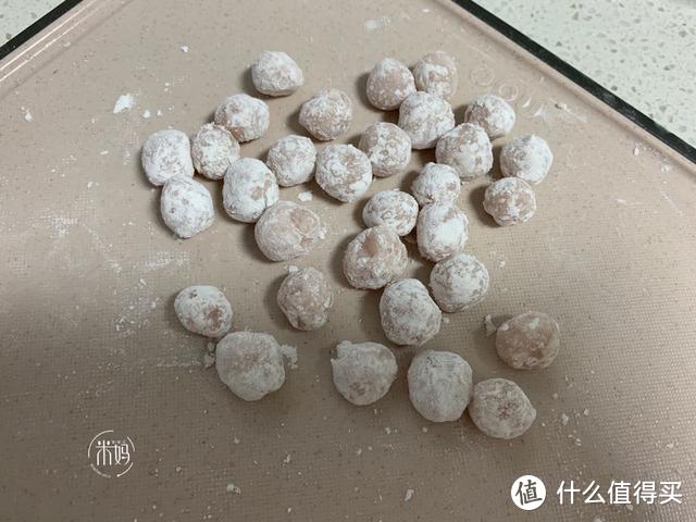 它是夏天最该吃的甜品，8块钱煮一锅，Q弹爽滑，比吃雪糕过瘾