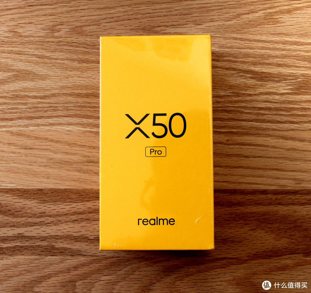 在价格面前，挖槽屏都不叫事儿-realme X50 PRO 5G开箱评测