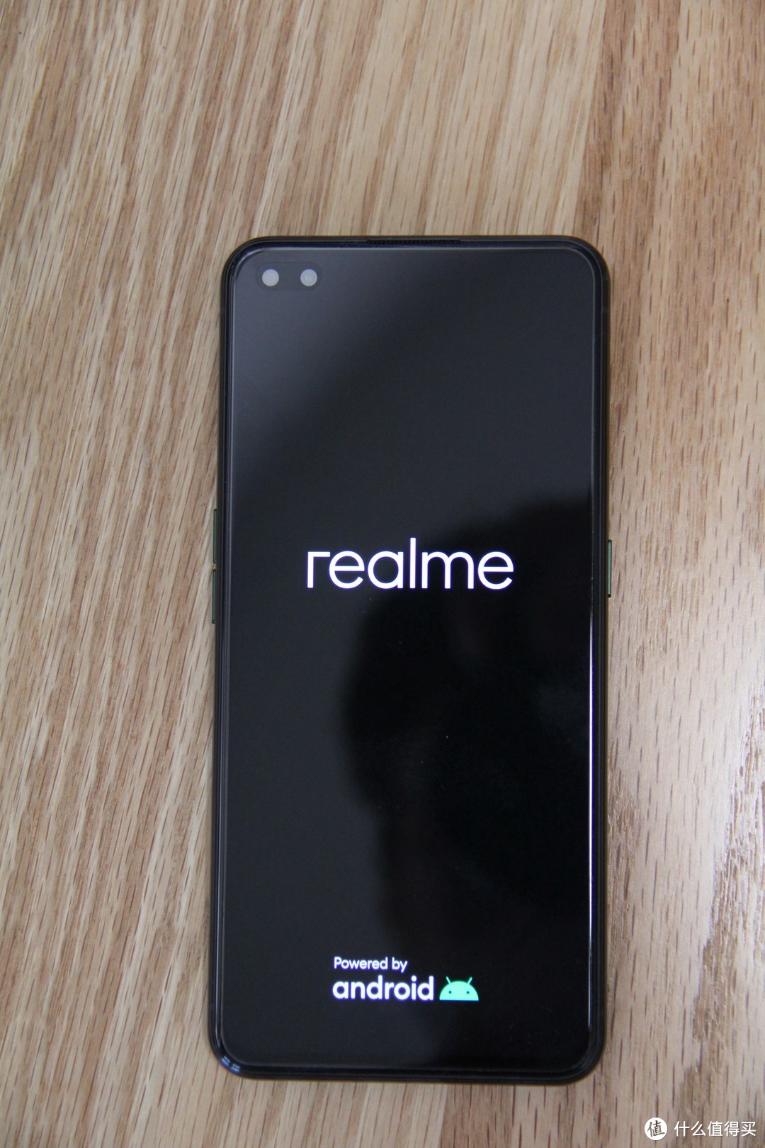 在价格面前，挖槽屏都不叫事儿-realme X50 PRO 5G开箱评测