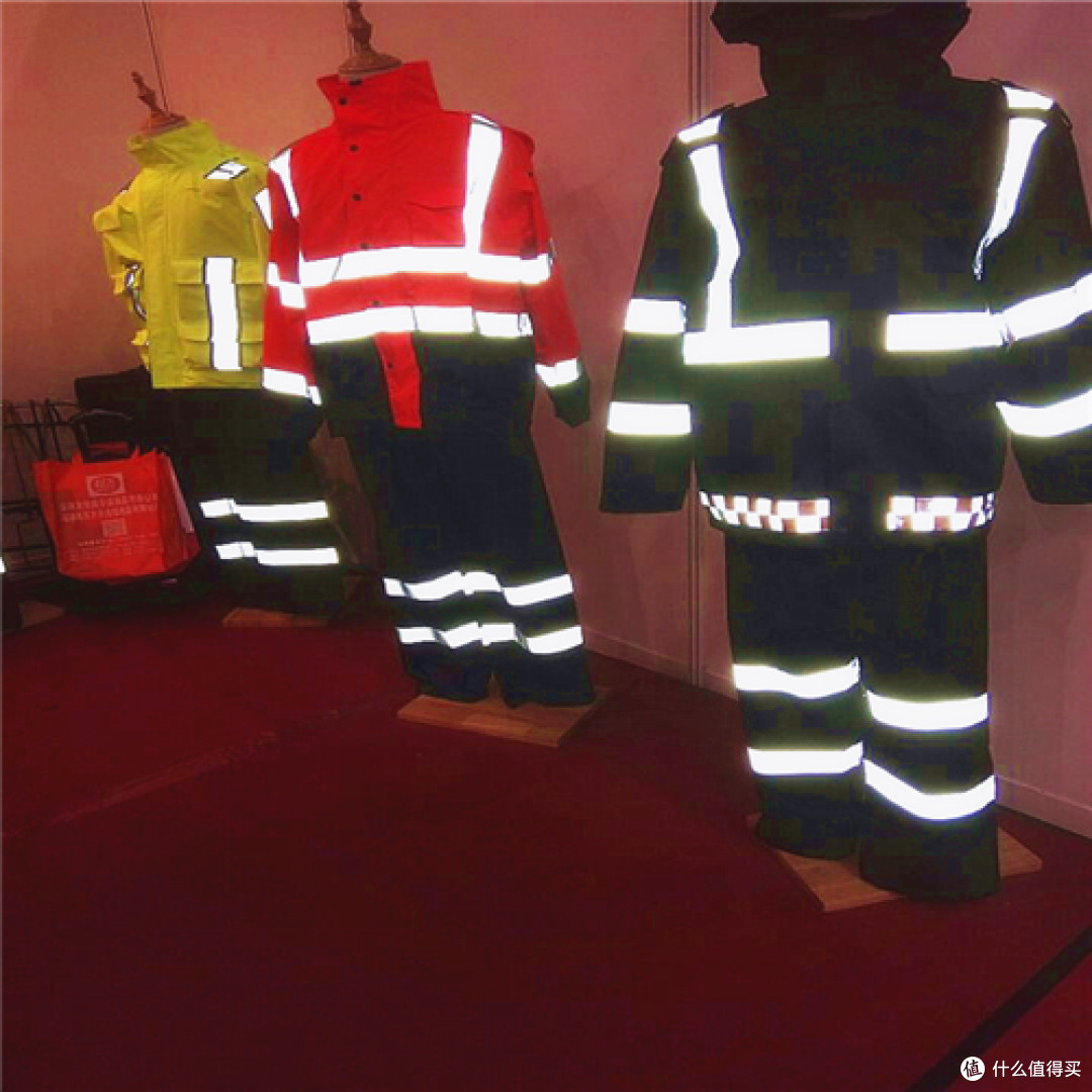 关于短焦 or 中长焦幕布的选购杂谈 —— 附不同幕布对比