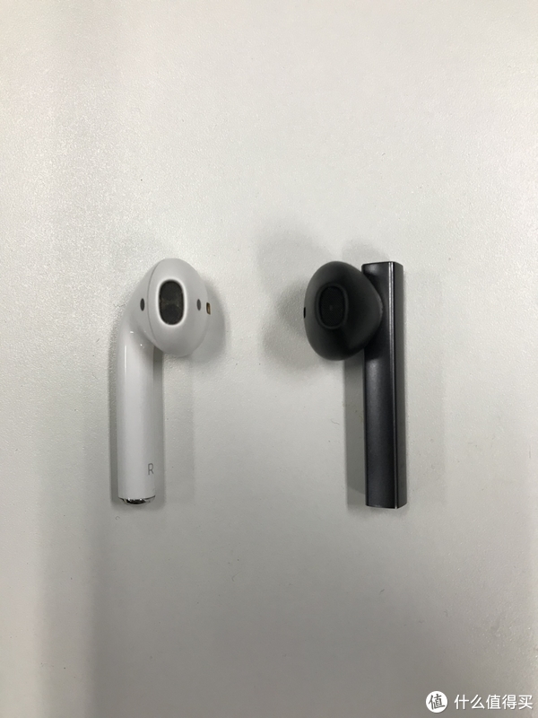 两款耳机外观对比