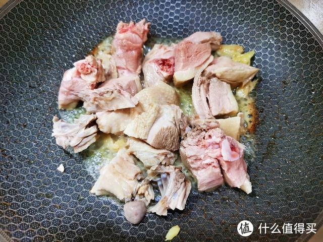 它是夏季最便宜的肉类，1斤才6元，简单焖一下，全家都爱吃