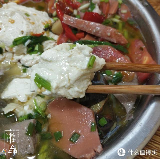荤豆花有盐有味，重庆人为什么还要单独打一份麻辣蘸料？