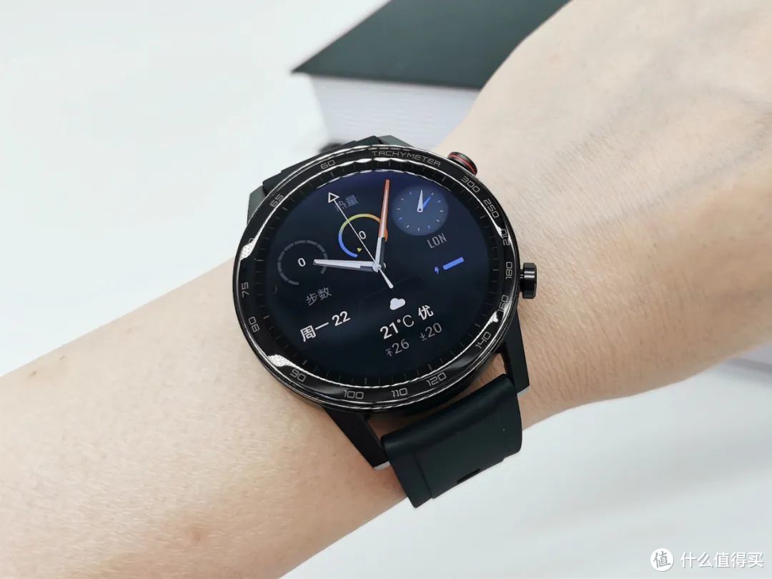 618剁手第六单719元上车的拼多多荣耀magic2智能运动手表是真的香