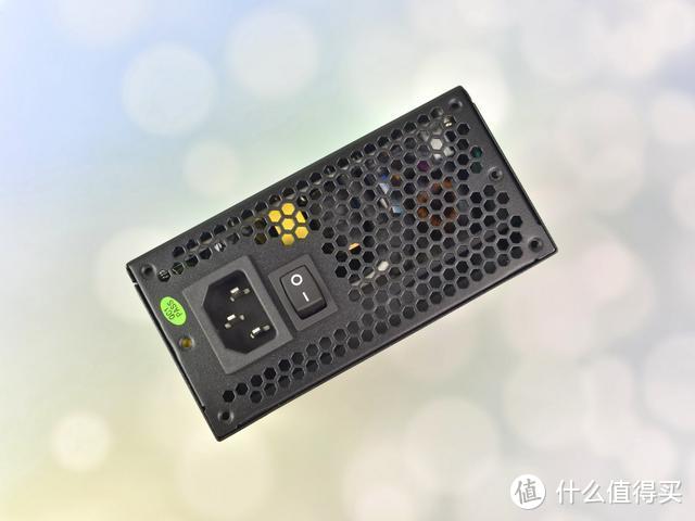 小巧玲珑，金牌认证全模组，鑫谷M600G电源体验