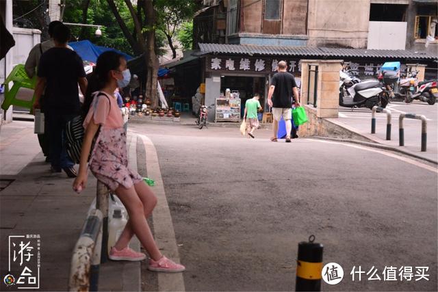 重庆大坪的两副面孔：从单巷子开始攀登，来到贩卖中药材的陋巷