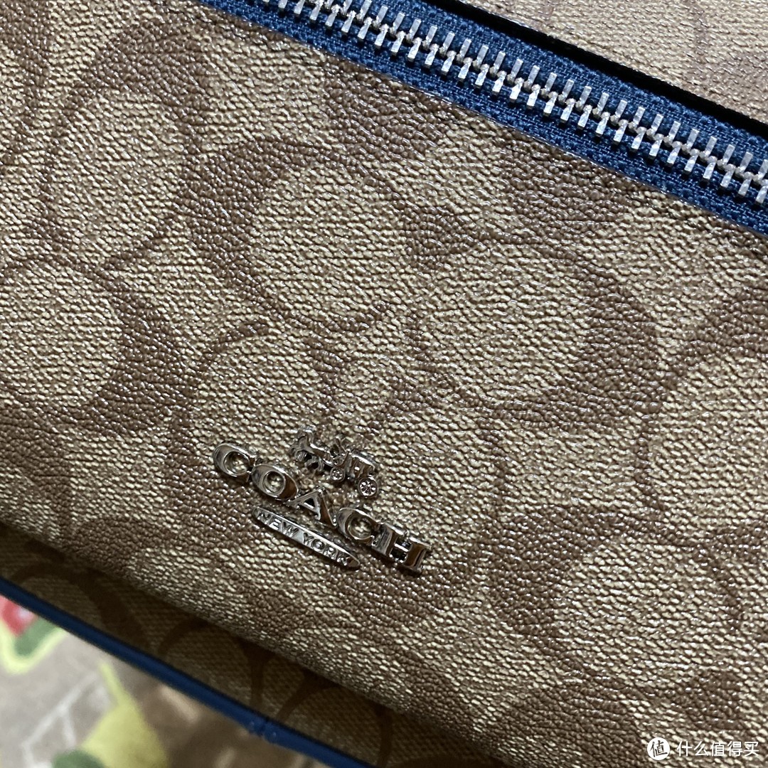 759.05元买的COACH F72712 SVOT8 女士中号双肩包