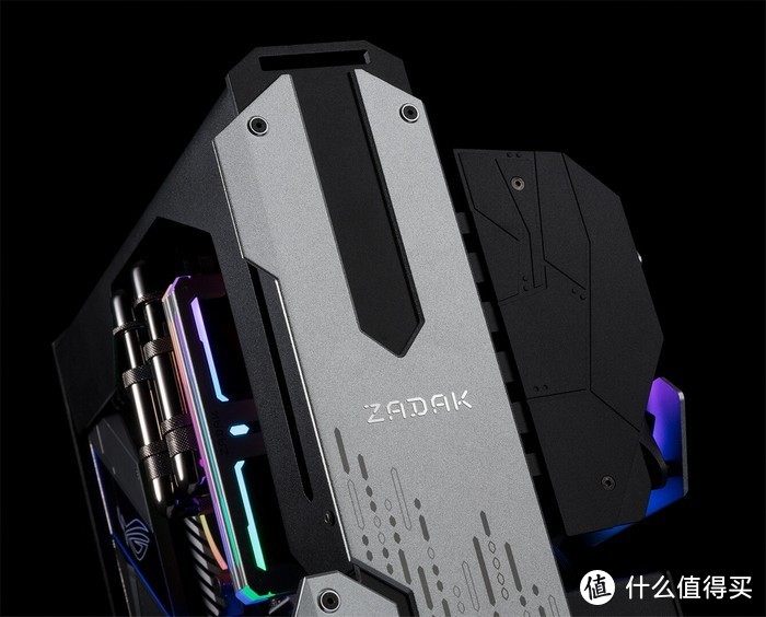 CNC铝制用料、个性分舱结构：ZADAK扎达克 发布MOAB II ELITE M-ATX水冷机箱