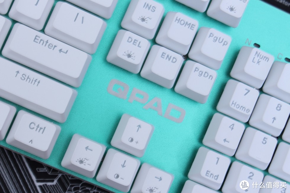 是男人就要有那么一点绿——Qpad KC60游戏机械键盘体验分享