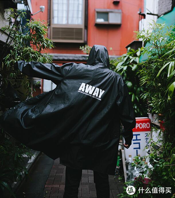 下雨天也要美美的  这些高颜值雨衣让你爱上下雨天