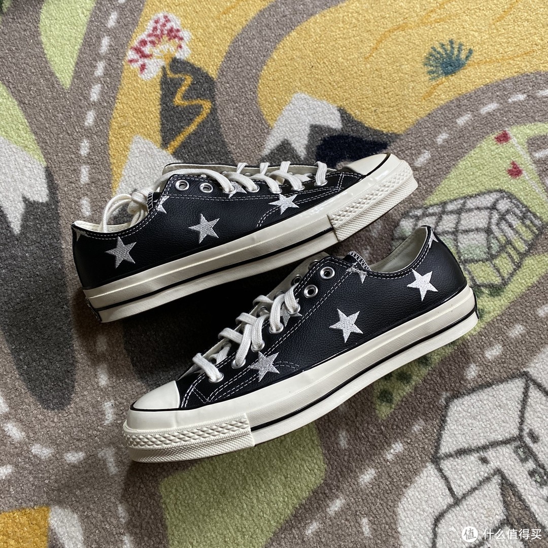 别致五角星刺绣的Converse Chuck 70