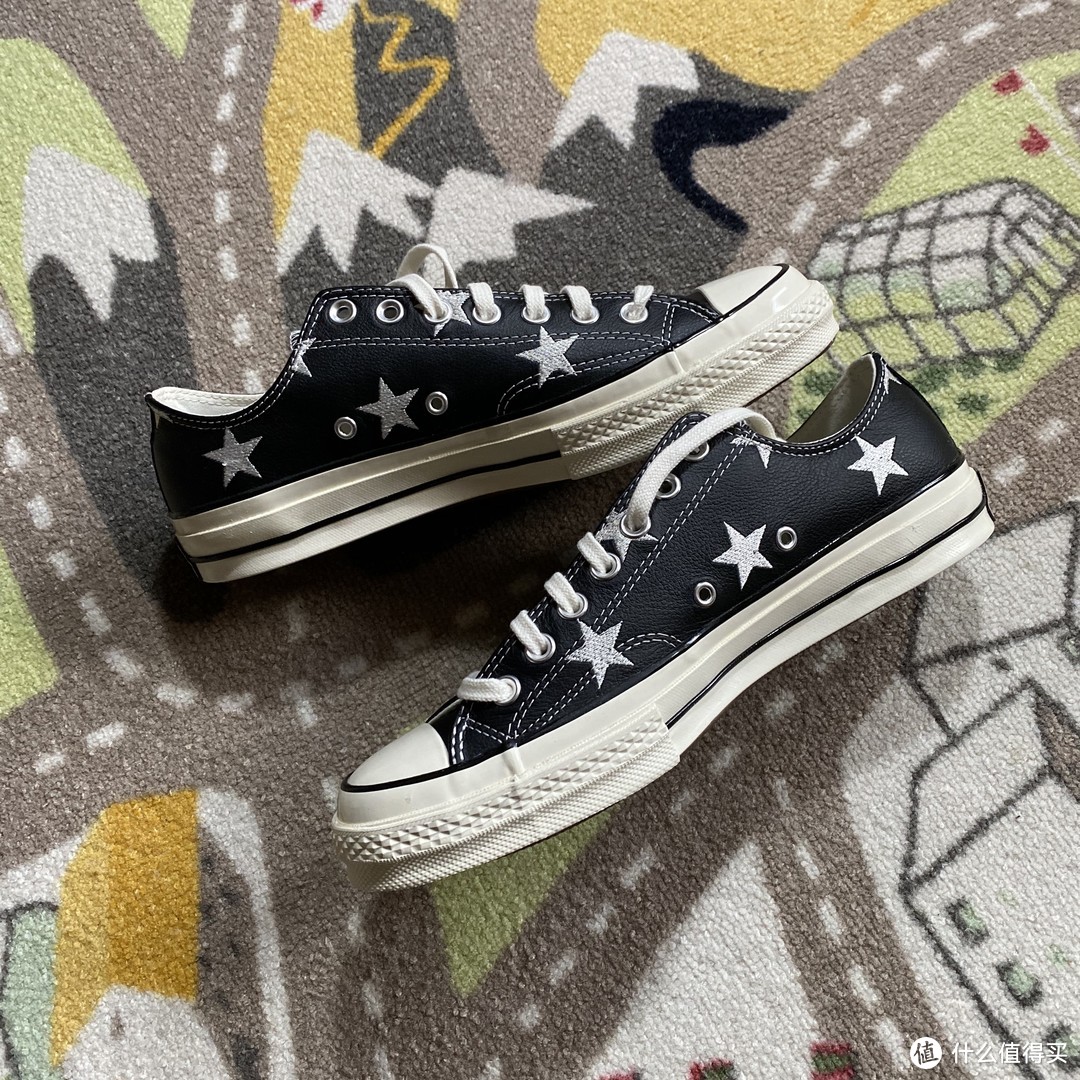 别致五角星刺绣的Converse Chuck 70