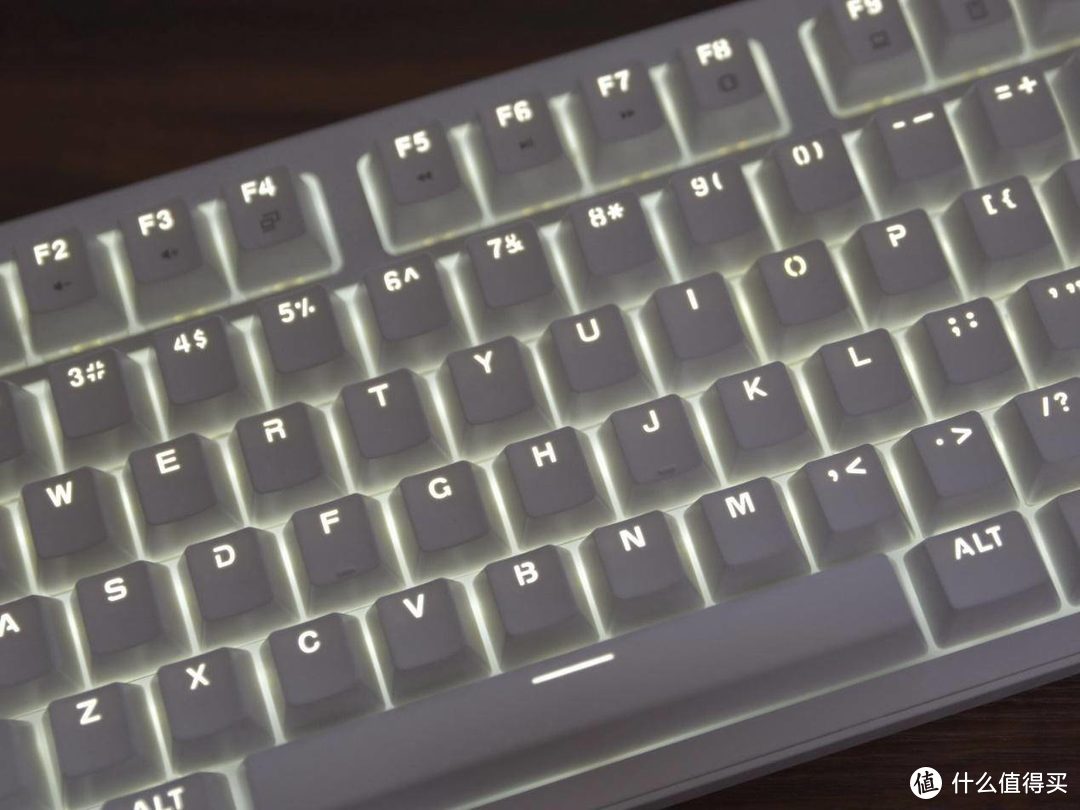 雷柏自主轴体，手感出色，雷柏MT710背光机械键盘体验