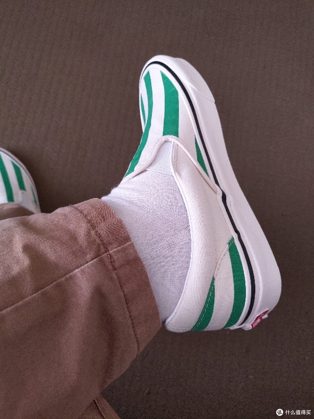 篇十一:一双助你成为精神小伙的鞋:vans slip-on 安纳海姆_运动帆布鞋