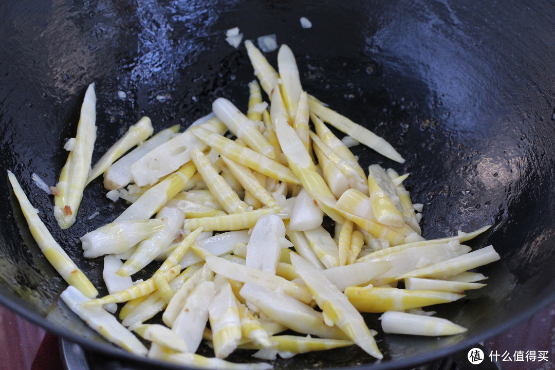 天热食欲降低就吃这道菜，脆嫩鲜美倍儿下饭，简单快手适合上班族