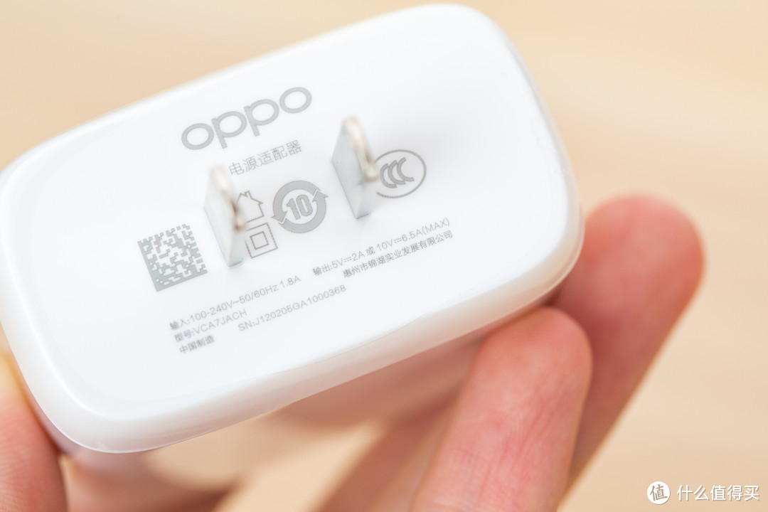 OPPO Reno4 Pro 5G手机上手体验，轻薄小巧设计吸睛