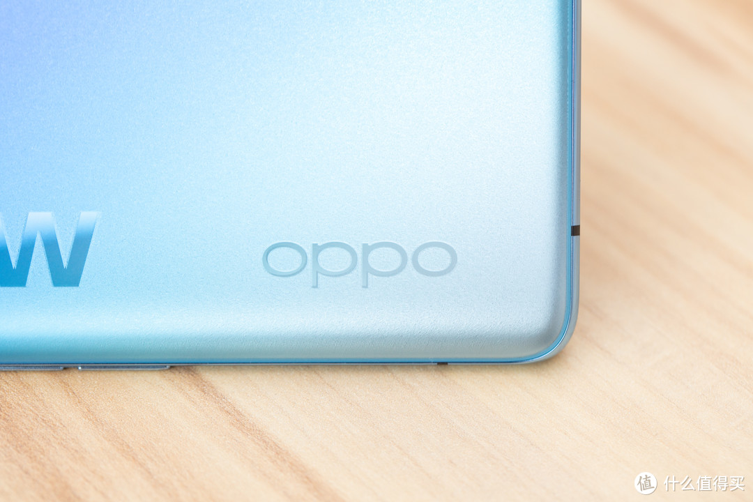 OPPO Reno4 Pro 5G手机上手体验，轻薄小巧设计吸睛