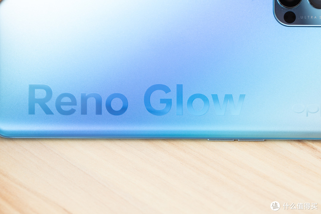 OPPO Reno4 Pro 5G手机上手体验，轻薄小巧设计吸睛