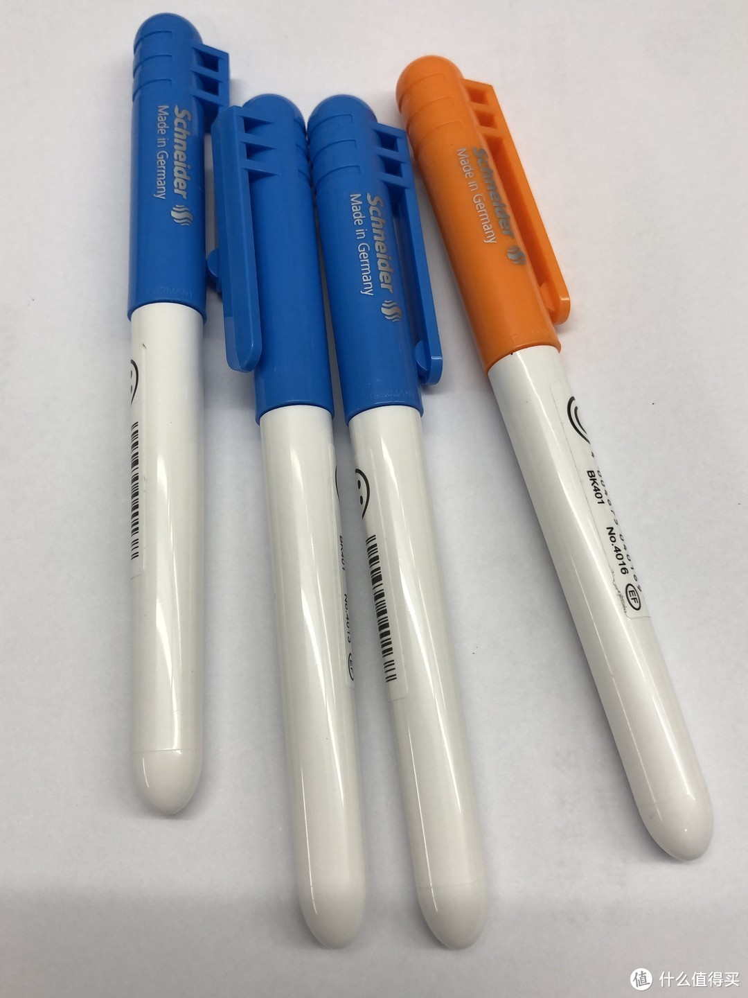 施耐德BK401钢笔，墨囊式的，方便更换，学生必备。量大15元一支还是可以做到的，一般式20元一支，性价比很高，推荐。