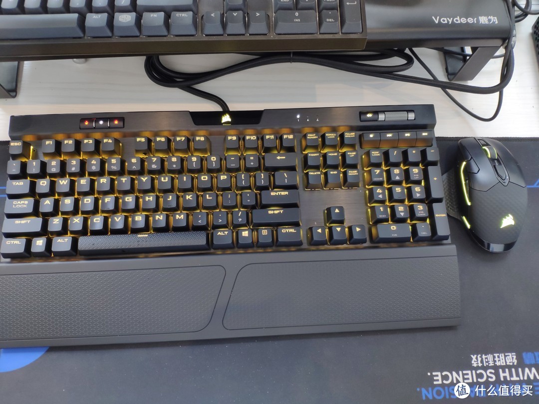 键盘也不能少，美商海盗船 K70 RGB MK.2 红轴机械键盘