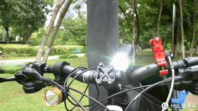 夜骑中最长的亮点--迈极炫RN1500川藏定制款自行车灯