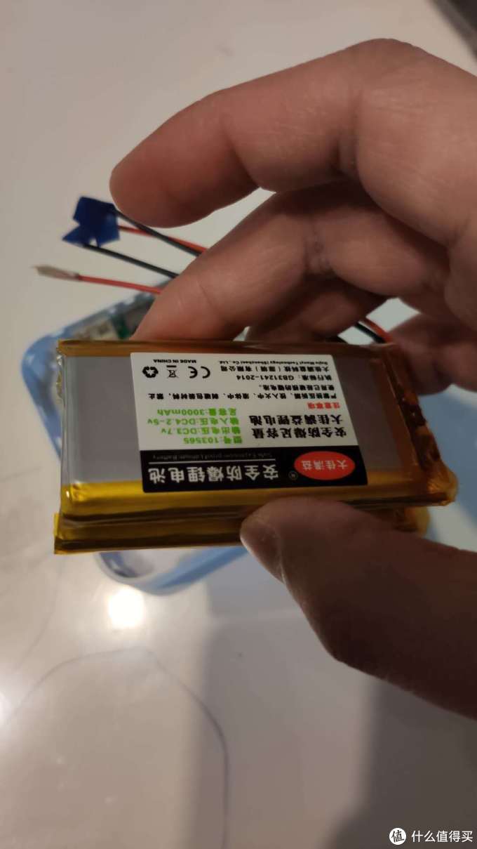 13块钱的追随者/爱车安 GS05 GPS定位仪什么水平?深度评测!附定位器终极改装教程