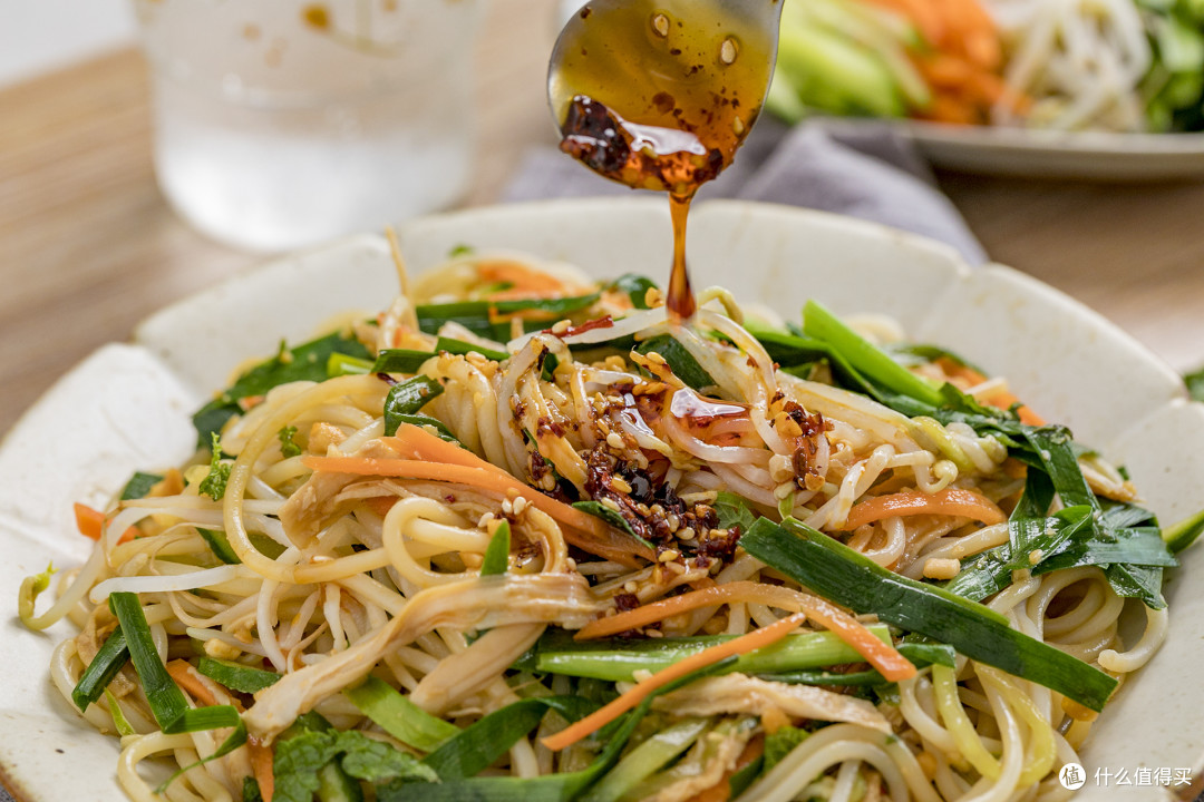 鸡丝凉米线怎么做 鸡丝凉米线的汁做法_什么值得买