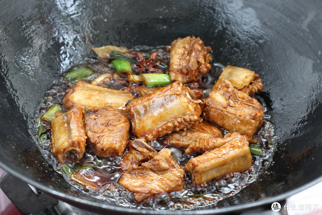 北方人夏天就认这面食，有肉有菜一锅出，健康营养比炸酱面还好吃