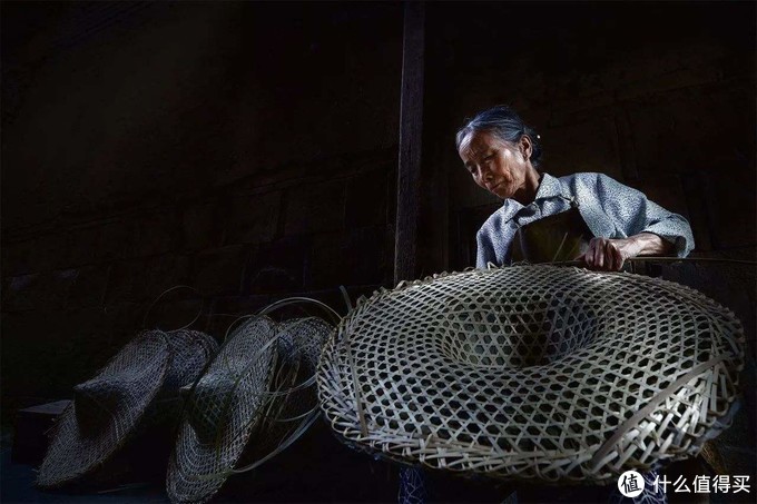 雨伞发展简史：从树叶到智能雨伞，雨伞可能是进化最慢的产品了