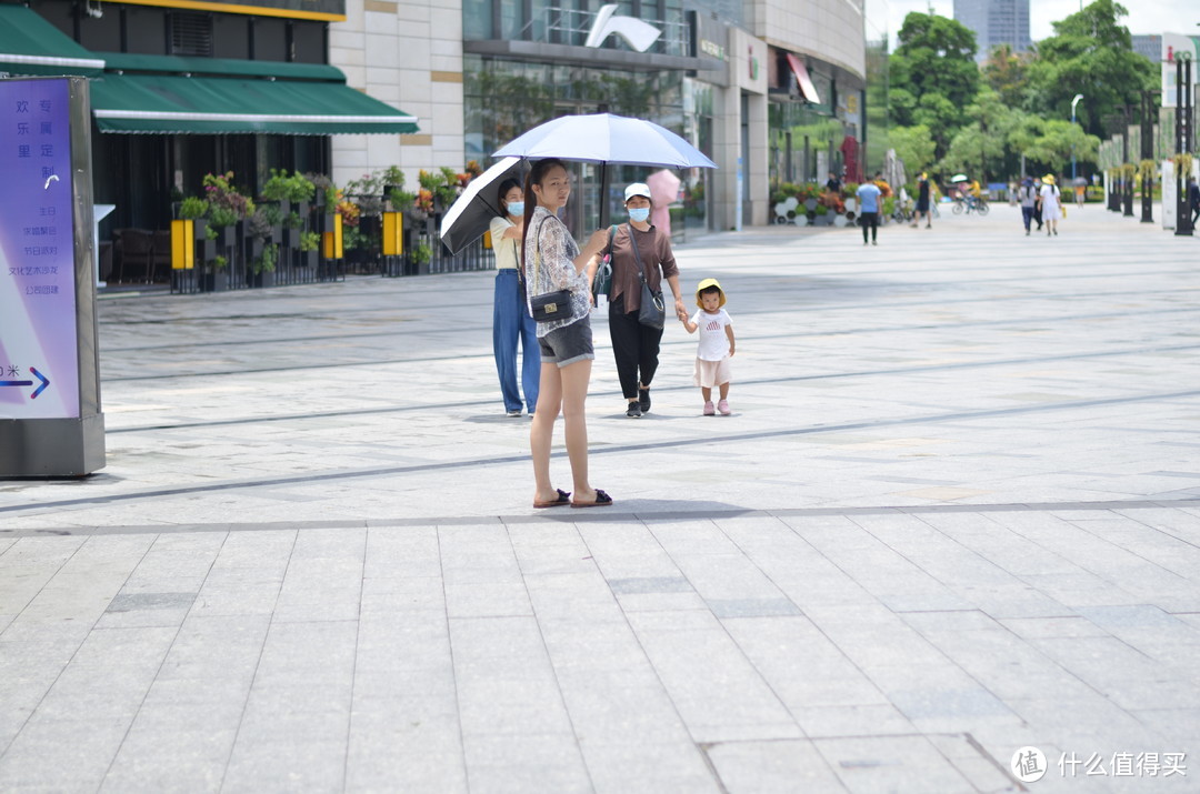 雨伞发展简史：从树叶到智能雨伞，雨伞可能是进化最慢的产品了