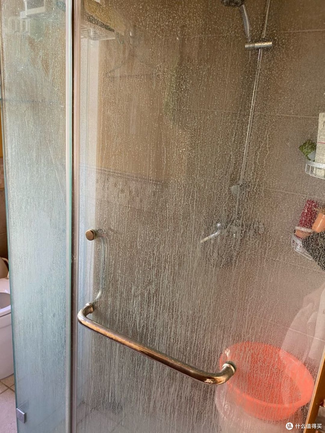 浴室玻璃怎么清洁 浴室玻璃清洁小技巧_什么值得买