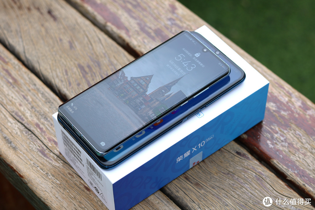荣耀X10 Max手机发布，RGWB超大护眼屏+5000mAh大电池，香吗？