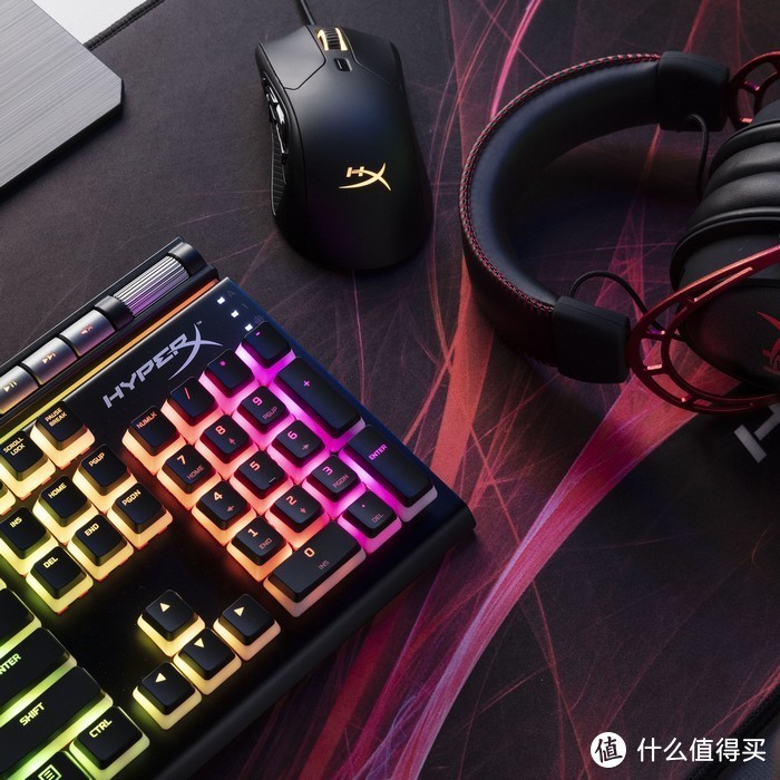 布丁键帽、自研红轴、砍掉掌托：金士顿推出HyperX Alloy Elite 2阿洛伊精英2游戏机械键盘