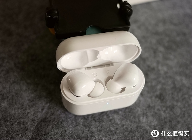 续航超强的荣耀亲选 Earbuds X1 无线耳机