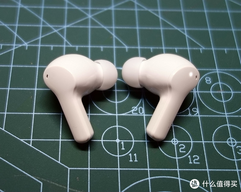 续航超强的荣耀亲选 Earbuds X1 无线耳机